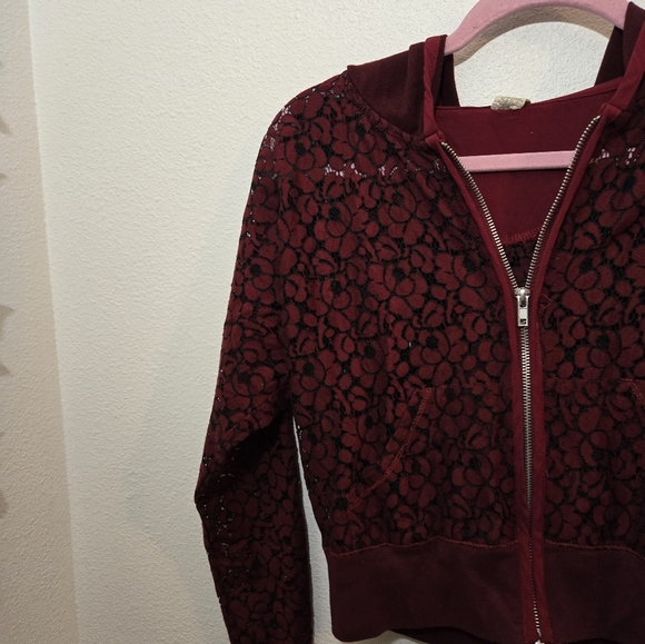 🌴FINAL SALE Gimmicks BKE Lace Hoodie Burgundy XS - Picture 2 of 11